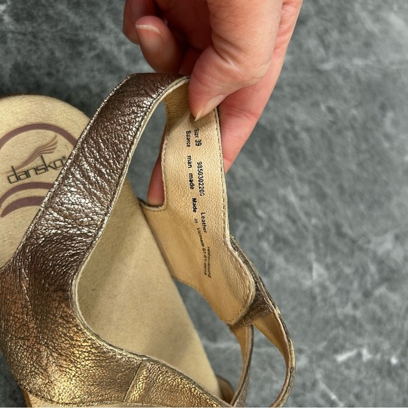Dansko Gold Sheri Wedge Heel Sandals Size 39 Leather Upper Comfort Sandal 8.5/9 - Picture 8 of 16